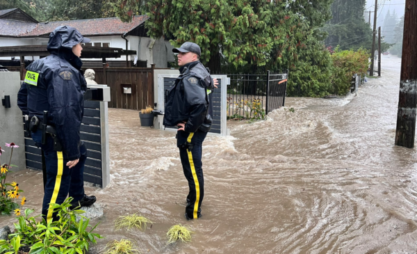 https://www.northshoredailypost.com/wp-content/uploads/2024/10/flooding-in-North-Vancouver-600x365.png